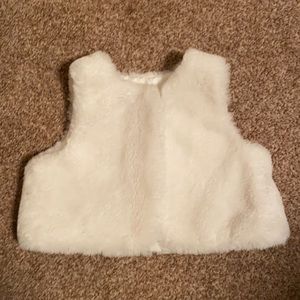👗 3/$25 - 12-18 months - Joe Fresh Baby faux fur vest size 12-18 months